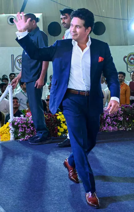 महिला टेस्ट मैच से पहले सचिन तेंदुलकर ने भारतीय टीम का बढ़ाया हौसला, ऐतिहासिक मुकाबले को लेकर उत्साह महिला टेस्ट मैच से पहले सचिन तेंदुलकर ने भारतीय टीम का बढ़ाया हौसला, ऐतिहासिक मुकाबले को लेकर उत्साह