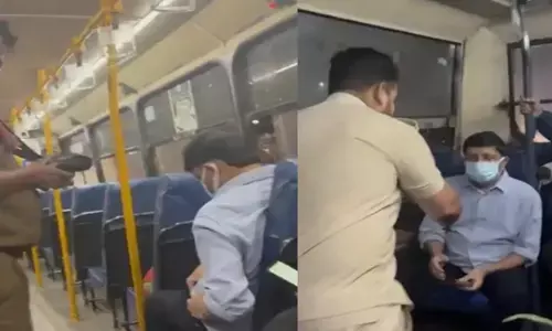 आम यात्री बनकर बस में चढ़े कर्नाटक के परिवहन मंत्री, छुट्टे पैसे नहीं होने पर कंडक्टर ने उतारा