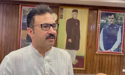 जम्मू-कश्मीर: बारामूला में कई एनसी नेताओं को किया गया नजरबंद, श्रीनगर में सुरक्षाबलों की कड़ी निगरानी जम्मू-कश्मीर: बारामूला में कई एनसी नेताओं को किया गया नजरबंद, श्रीनगर में सुरक्षाबलों की कड़ी निगरानी