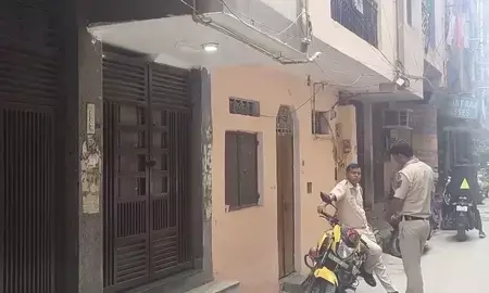 कल्याणपुरी हत्याकांड: दिल्ली पुलिस का कांस्टेबल निकला कातिल, घरेलू विवाद में पत्नी को मारी थी गोली कल्याणपुरी हत्याकांड: दिल्ली पुलिस का कांस्टेबल निकला कातिल, घरेलू विवाद में पत्नी को मारी थी गोली