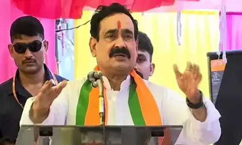 मंच पर रोने लगे नरोत्तम?: दतिया से भाजपा प्रत्याशी के लिए दिया भाषण, आंसू निकले तो CM ने बंधाया ढांढस मंच पर रोने लगे नरोत्तम?: दतिया से भाजपा प्रत्याशी के लिए दिया भाषण, आंसू निकले तो CM ने बंधाया ढांढस