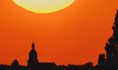 जर्मनी में गर्मी की वजह से इस साल 5,100 लोगों की मौत जर्मनी में गर्मी की वजह से इस साल 5,100 लोगों की मौत