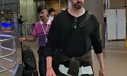 मुंबई लौटे ऋतिक रोशन, गर्लफ्रेंड और बेटों संग मनाने गए थे वेकेशन