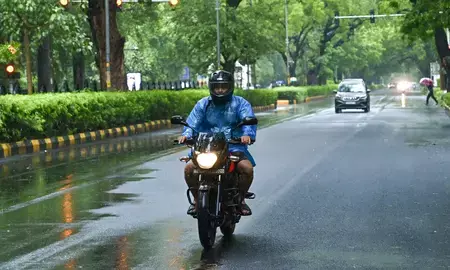 पूरा हफ्ता बादल छाए रहेंगे, हल्की बारिश और तेज हवा देगी राहत पूरा हफ्ता बादल छाए रहेंगे, हल्की बारिश और तेज हवा देगी राहत