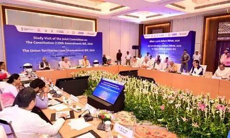 वन नेशन, वन इलेक्शन के समर्थन में यूपी सरकार, जेपीसी के सामने मंत्रियों ने रखा पक्ष,जानिए किन मुद्दों और चुनौतियों पर हुई सबसे गंभीर चर्चा वन नेशन, वन इलेक्शन के समर्थन में यूपी सरकार, जेपीसी के सामने मंत्रियों ने रखा पक्ष,जानिए किन मुद्दों और चुनौतियों पर हुई सबसे गंभीर चर्चा