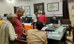 सहारनपुर जनसुनवाई: सफाई से जुड़ी दो शिकायतों का तत्काल समाधान, स्ट्रीट लाइट समस्याओं पर कार्रवाई के निर्देश सहारनपुर जनसुनवाई: सफाई से जुड़ी दो शिकायतों का तत्काल समाधान, स्ट्रीट लाइट समस्याओं पर कार्रवाई के निर्देश