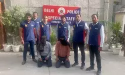 दिल्ली पुलिस ने ब्लाइंड मर्डर की गुत्थी सुलझाई, 500 सीसीटीवी खंगालने के बाद दो हत्यारोपी गिरफ्तार दिल्ली पुलिस ने ब्लाइंड मर्डर की गुत्थी सुलझाई, 500 सीसीटीवी खंगालने के बाद दो हत्यारोपी गिरफ्तार