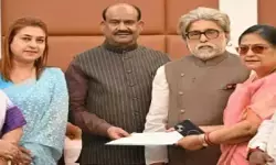 टीएमसी के बागी सांसदों का बड़ा दावा, लोकसभा में नई सीट और कार्यालय का मिला आश्वासन; ममता बनर्जी की बढ़ सकती है मुश्किल