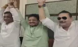 ममता बनर्जी को बड़ा झटका, मदन मित्र ने सभी संगठनात्मक पदों से दिया इस्तीफा; बागी गुट के साथ आए नजर ममता बनर्जी को बड़ा झटका, मदन मित्र ने सभी संगठनात्मक पदों से दिया इस्तीफा; बागी गुट के साथ आए नजर