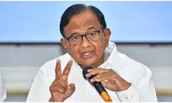 पंजाब की ड्राफ्ट वोटर लिस्ट से राघव चड्ढा का नाम गायब, चिदंबरम ने ली चुटकी पंजाब की ड्राफ्ट वोटर लिस्ट से राघव चड्ढा का नाम गायब, चिदंबरम ने ली चुटकी