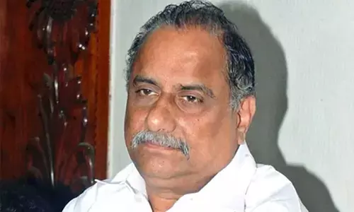 आंध्र प्रदेश के पूर्व मंत्री कापू नेता मुद्रगदा पद्मनाभम का निधन, जगन मोहन रेड्डी ने जताया दुख आंध्र प्रदेश के पूर्व मंत्री कापू नेता मुद्रगदा पद्मनाभम का निधन, जगन मोहन रेड्डी ने जताया दुख