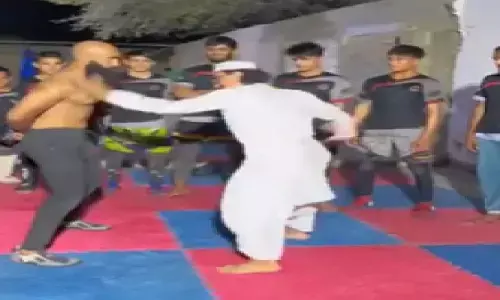 लश्कर-ए-तैयबा की नई रणनीति से बढ़ी सुरक्षा एजेंसियों की चिंता, एआई, मार्शल आर्ट और समुद्री घुसपैठ का दिया जा रहा प्रशिक्षण लश्कर-ए-तैयबा की नई रणनीति से बढ़ी सुरक्षा एजेंसियों की चिंता, एआई, मार्शल आर्ट और समुद्री घुसपैठ का दिया जा रहा प्रशिक्षण