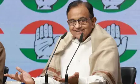 पी. चिदंबरम का दावा- परिसीमन के लिए डीएमके और एनसीपी-एसपी को साध रही भाजपा,बयान से राजनीतिक हलचल तेज पी. चिदंबरम का दावा- परिसीमन के लिए डीएमके और एनसीपी-एसपी को साध रही भाजपा,बयान से राजनीतिक हलचल तेज