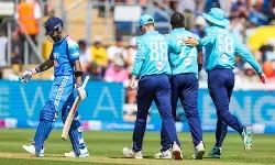 दूसरा वनडे: टीम इंडिया मजबूत शुरुआत के बाद लड़खड़ाई, इंग्लैंड को जीत के लिए 234 रन का लक्ष्य