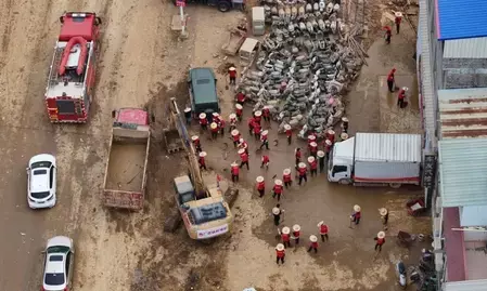 चीन के गुआंग्शी में बाढ़ से 39 लोगों की मौत, नौ लापता चीन के गुआंग्शी में बाढ़ से 39 लोगों की मौत, नौ लापता