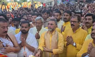 काशी में मंगल आरती के साथ शुरू हुआ जगन्नाथ रथ यात्रा का भव्य मेला, प्रयागराज में श्रद्धालुओं ने संगम में लगाई आस्था की डुबकी काशी में मंगल आरती के साथ शुरू हुआ जगन्नाथ रथ यात्रा का भव्य मेला, प्रयागराज में श्रद्धालुओं ने संगम में लगाई आस्था की डुबकी