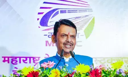 महाराष्ट्र को नशामुक्त बनाने के लिए सामूहिक प्रयास आवश्यक: मुख्यमंत्री फडणवीस
