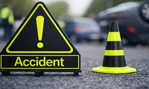 छत्तीसगढ़: सड़क दुर्घटना में दो बच्चों समेत चार लोगों की मौत छत्तीसगढ़: सड़क दुर्घटना में दो बच्चों समेत चार लोगों की मौत