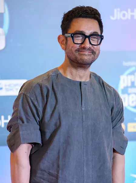 आमिर खान: 3 इडियट्स का सोनम वांगचुक से कोई लेना-देना नहीं, यह सिर्फ अफवाह है आमिर खान: 3 इडियट्स का सोनम वांगचुक से कोई लेना-देना नहीं, यह सिर्फ अफवाह है