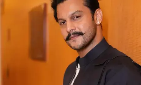 आदिनाथ एम. कोठारे और उर्मिला कोठारे खत्म करने जा रहे 15 साल की शादी का सफर, मिलकर करेंगे बेटी जिजा की परवरिश आदिनाथ एम. कोठारे और उर्मिला कोठारे खत्म करने जा रहे 15 साल की शादी का सफर, मिलकर करेंगे बेटी जिजा की परवरिश