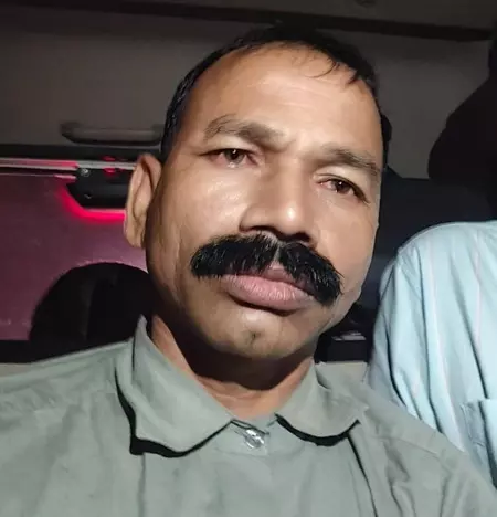 रांची : 25 लाख रुपए का इनामी नक्सली कमांडर अजय महतो उर्फ टाइगर गिरफ्तार, 240 से ज्यादा मामलों में था वांछित रांची : 25 लाख रुपए का इनामी नक्सली कमांडर अजय महतो उर्फ टाइगर गिरफ्तार, 240 से ज्यादा मामलों में था वांछित