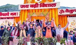 बद्रीनाथ धाम विवाद: पांडा पंचायत की सीएम धामी से मांग, पैसे लेकर विशेष दर्शन कराने की भी हो जांच बद्रीनाथ धाम विवाद: पांडा पंचायत की सीएम धामी से मांग, पैसे लेकर विशेष दर्शन कराने की भी हो जांच