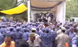 सोनम वांगचुक को अस्पताल ले जाने पर विपक्ष का हंगामा, सरकार पर लगाए तानाशाही के आरोप सोनम वांगचुक को अस्पताल ले जाने पर विपक्ष का हंगामा, सरकार पर लगाए तानाशाही के आरोप