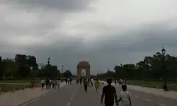 दिल्ली-NCR में 10 दिन से बारिश का इंतजार, बादल छा रहे लेकिन बरस क्यों नहीं रहे? जानिए IMD ने क्या बताया