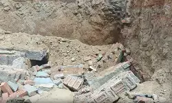 बिहार के भोजपुर में बड़ा हादसा, दीवार गिरने से दो बच्चों की मौत, दादा घायल बिहार के भोजपुर में बड़ा हादसा, दीवार गिरने से दो बच्चों की मौत, दादा घायल