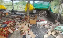 अहमदाबाद पटाखा फैक्ट्री हादसा: आग और विस्फोट में 9 की मौत, राष्ट्रपति मुर्मु ने जताया दुख अहमदाबाद पटाखा फैक्ट्री हादसा: आग और विस्फोट में 9 की मौत, राष्ट्रपति मुर्मु ने जताया दुख