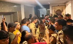 नोएडा की सोसाइटी में पिटबुल को लेकर हंगामा, किरायेदार से फ्लैट खाली कराने की मांग नोएडा की सोसाइटी में पिटबुल को लेकर हंगामा, किरायेदार से फ्लैट खाली कराने की मांग