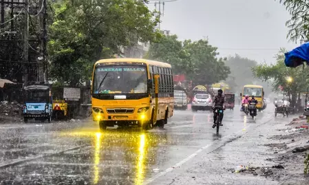 15 राज्यों में भारी बारिश का अलर्ट जारी, हिमाचल और जम्मू-कश्मीर में मानसून के लिए तैयारी 15 राज्यों में भारी बारिश का अलर्ट जारी, हिमाचल और जम्मू-कश्मीर में मानसून के लिए तैयारी