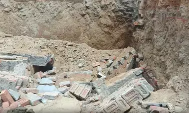 बिहार के भोजपुर में बड़ा हादसा, दीवार गिरने से दो बच्चों की मौत, दादा घायल बिहार के भोजपुर में बड़ा हादसा, दीवार गिरने से दो बच्चों की मौत, दादा घायल