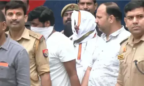 राम मंदिर चढ़ावा घोटाला: टिन्नू यादव और मनीष यादव 39 घंटे की पुलिस रिमांड पर, कई ठिकानों पर होगी पूछताछ राम मंदिर चढ़ावा घोटाला: टिन्नू यादव और मनीष यादव 39 घंटे की पुलिस रिमांड पर, कई ठिकानों पर होगी पूछताछ