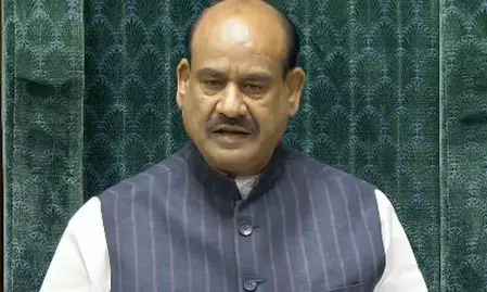 उद्धव ठाकरे को लगा सबसे बड़ा झटका, लोकसभा स्पीकर ने 6 बागी सांसदों के शिवसेना में विलय को दी मंजूरी