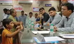 13 वर्षीय छात्र की फरियाद ने जीता अधिकारियों का दिल, डीएम से बोला—‘साहब, देखना नहीं... बस करवा दीजिए’