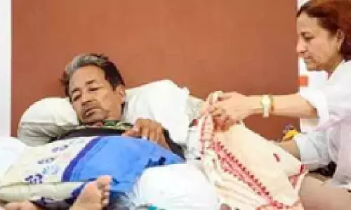 सरकारी अस्पताल में ही रहेंगे सोनम वांगचुक, निजी अस्पताल ले जाने की मांग पर हाईकोर्ट ने राहत देने से किया इनकार सरकारी अस्पताल में ही रहेंगे सोनम वांगचुक, निजी अस्पताल ले जाने की मांग पर हाईकोर्ट ने राहत देने से किया इनकार