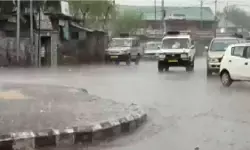 यूपी-बिहार से कश्मीर तक भारी बारिश का अलर्ट, IMD ने कई राज्यों में तेज हवाओं और भूस्खलन की चेतावनी जारी की