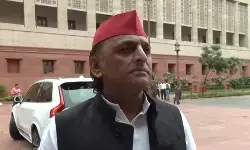 सपा नेताओं का भाजपा पर तंज, कहा-इतिहास में विदेशी आक्रमणकारियों ने लूटा, आज भाजपा अहंकार से चला रही सरकार सपा नेताओं का भाजपा पर तंज, कहा-इतिहास में विदेशी आक्रमणकारियों ने लूटा, आज भाजपा अहंकार से चला रही सरकार
