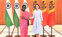 राष्ट्रपति मुर्मु ने चिसीनाउ में प्रेसिडेंट सैंडू से की मुलाकात राष्ट्रपति मुर्मु ने चिसीनाउ में प्रेसिडेंट सैंडू से की मुलाकात