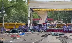 पुलिस ने कॉकरोच जनता पार्टी समर्थकों को जंतर-मंतर से हटाया: CJP बोली- निहत्थों को पीटा, संसद मार्च में भी लाठीचार्ज पुलिस ने कॉकरोच जनता पार्टी समर्थकों को जंतर-मंतर से हटाया: CJP बोली- निहत्थों को पीटा, संसद मार्च में भी लाठीचार्ज