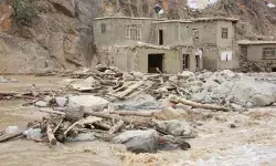 अफगानिस्तान में अचानक आई बाढ़ में 20 लोगों की मौत, 100 से ज्यादा लापता अफगानिस्तान में अचानक आई बाढ़ में 20 लोगों की मौत, 100 से ज्यादा लापता