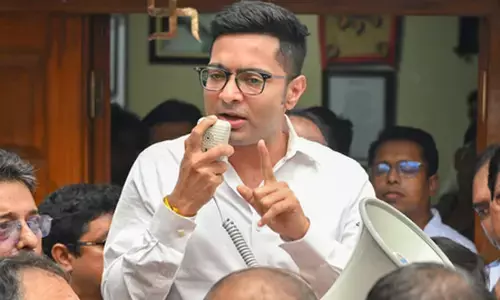 बंगाल में नया सियासी तूफ़ान: भाजपा नेताओं ने अभिषेक बनर्जी पर दर्ज कराई शिकायत