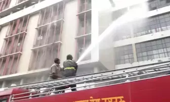 जवाहर भवन की चौथी मंजिल पर लगी आग, फायर ब्रिगेड ने पाया काबू; कोई हताहत नहीं: ब्रजेश पाठक जवाहर भवन की चौथी मंजिल पर लगी आग, फायर ब्रिगेड ने पाया काबू; कोई हताहत नहीं: ब्रजेश पाठक