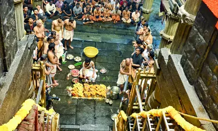 केरल: सबरीमाला सोना मामले की जांच जल्द पूरी करने का हाईकोर्ट का निर्देश, एसआईटी दाखिल करेगी अंतिम रिपोर्ट