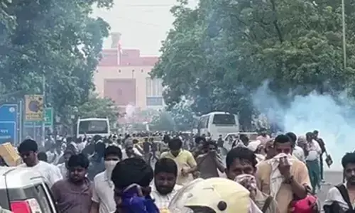 संसद तक जनता का पहुंचना