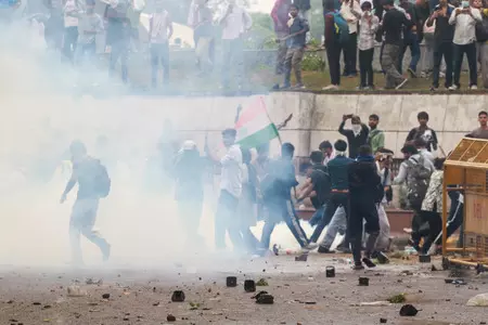 संसद चलो मार्च में उपद्रवियों के खिलाफ एक्शन, कनॉट प्लेस और पार्लियामेंट स्ट्रीट थानों में एफआईआर दर्ज संसद चलो मार्च में उपद्रवियों के खिलाफ एक्शन, कनॉट प्लेस और पार्लियामेंट स्ट्रीट थानों में एफआईआर दर्ज