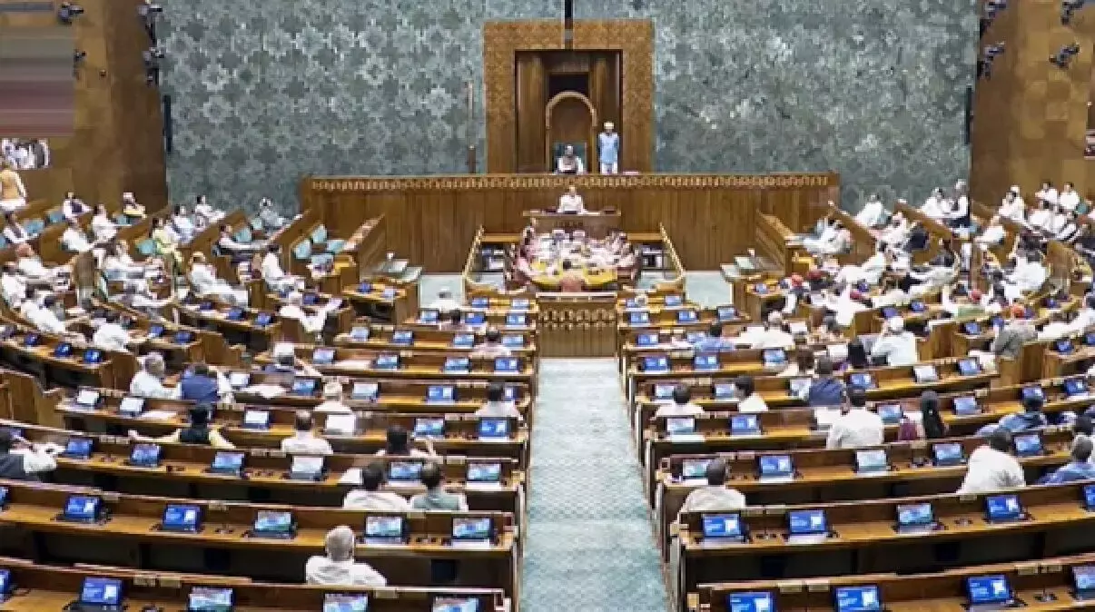 संसद मानसून सत्र के दूसरे दिन भी हंगामा, लोकसभा और राज्यसभा की कार्यवाही दोपहर 12 बजे तक स्थगित संसद मानसून सत्र के दूसरे दिन भी हंगामा, लोकसभा और राज्यसभा की कार्यवाही दोपहर 12 बजे तक स्थगित