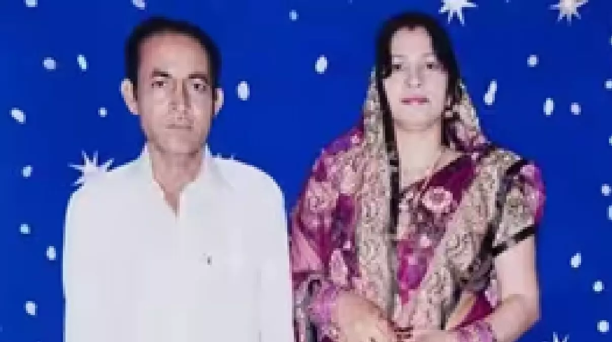गाजियाबाद में दिल दहला देने वाला डबल मर्डर, दो सगे भाइयों पर माता-पिता की हत्या का आरोप गाजियाबाद में दिल दहला देने वाला डबल मर्डर, दो सगे भाइयों पर माता-पिता की हत्या का आरोप