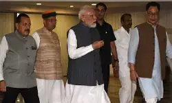 पेपर लीक पर राजनीति नहीं, छात्रों का भविष्य सर्वोपरि; एनडीए बैठक में पीएम मोदी का विपक्ष पर निशाना पेपर लीक पर राजनीति नहीं, छात्रों का भविष्य सर्वोपरि; एनडीए बैठक में पीएम मोदी का विपक्ष पर निशाना